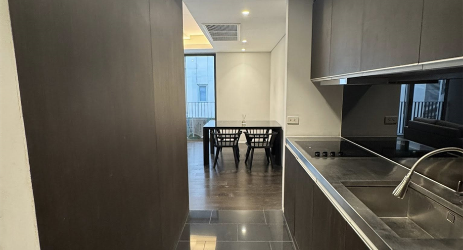 For rent 2 bedrooms condo in Watthana, Bangkok