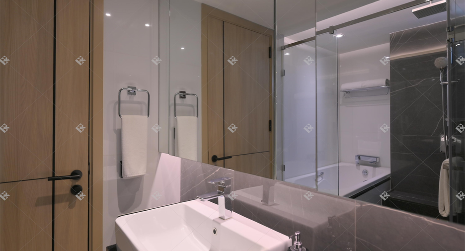For rent 2 bedrooms condo in Watthana, Bangkok