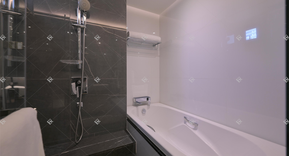 For rent 2 bedrooms condo in Watthana, Bangkok