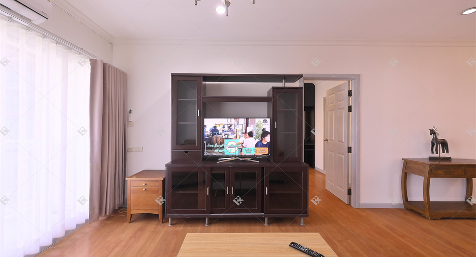 For rent 3 bedrooms condo in Watthana, Bangkok