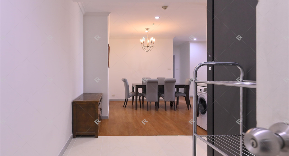For rent 3 bedrooms condo in Watthana, Bangkok