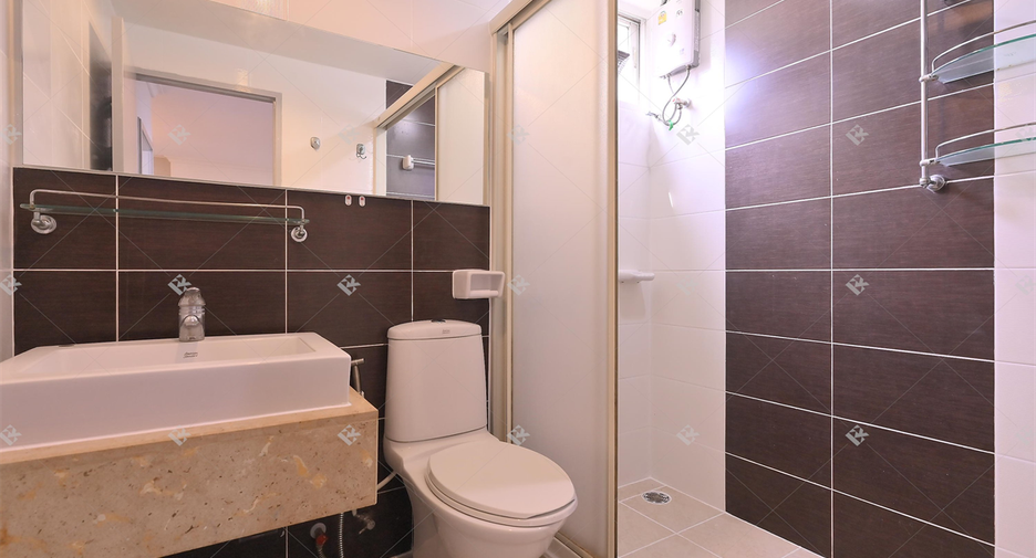 For rent 3 bedrooms condo in Watthana, Bangkok