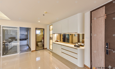 À louer 3 chambres condo à Bang Kho Laem, Bangkok