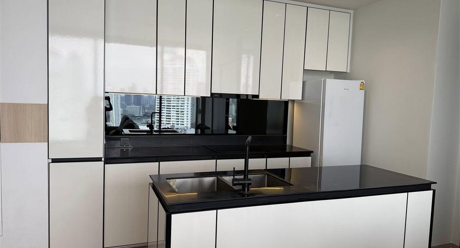 For rent 2 bedrooms condo in Khlong San, Bangkok