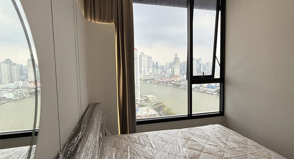 For rent 2 bedrooms condo in Khlong San, Bangkok