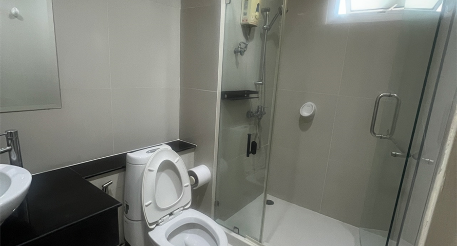 Wohnung zur Miete mit 2 Zimmer in Khlong Toei, Bangkok