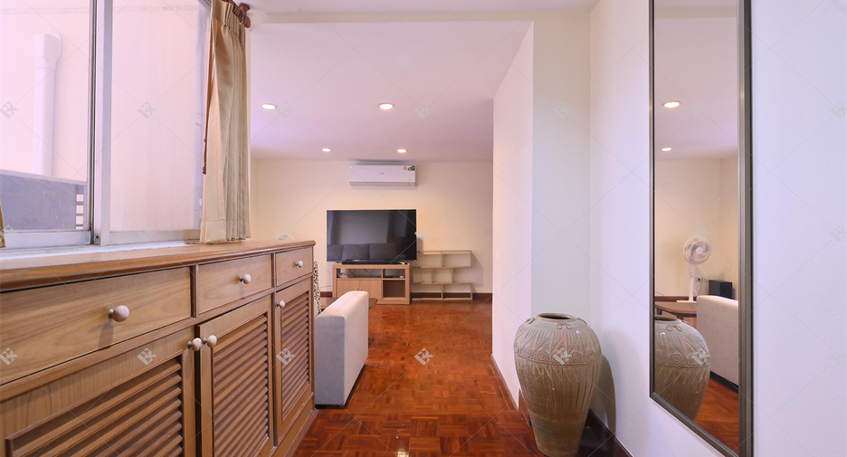 For rent 2 bedrooms condo in Khlong Toei, Bangkok