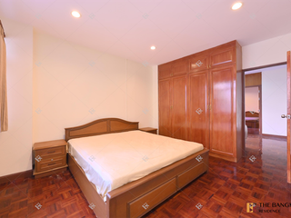 Condo en alquiler de 2 habitaciones en Khlong Toei, Bangkok