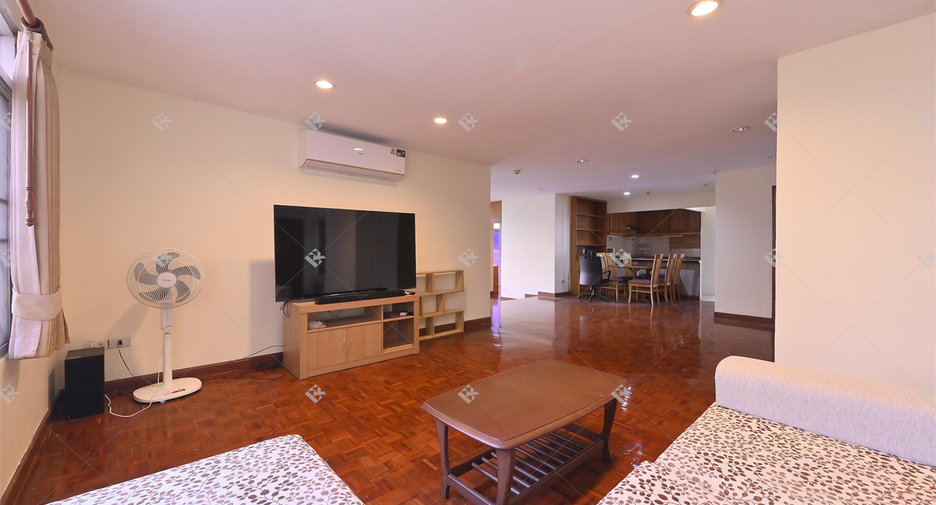 For rent 2 bedrooms condo in Khlong Toei, Bangkok