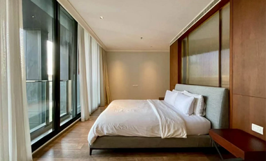 For rent 3 bedrooms condo in Pathum Wan, Bangkok