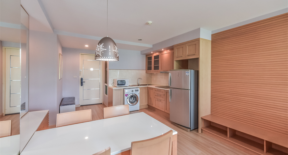 For rent 2 bedrooms condo in Watthana, Bangkok