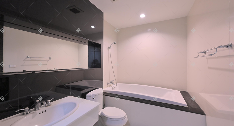Wohnung zur Miete mit 3 Zimmer in Pathum Wan, Bangkok