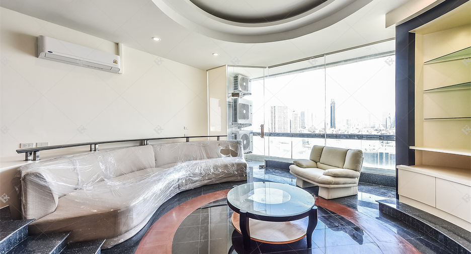 For rent 4 ベッドルーム condo in Bang Rak, Bangkok