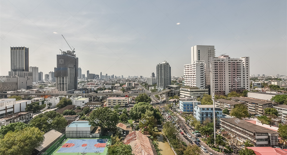 For rent 4 ベッドルーム condo in Bang Rak, Bangkok