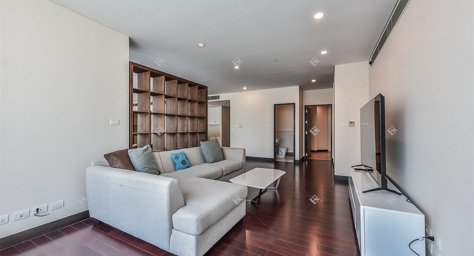 For rent 3 bedrooms condo in Pathum Wan, Bangkok