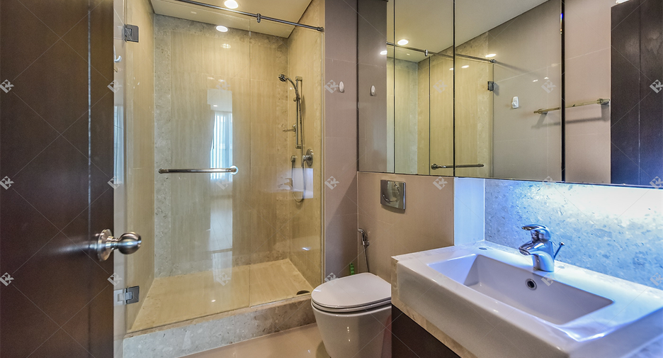 For rent 3 bedrooms condo in Pathum Wan, Bangkok