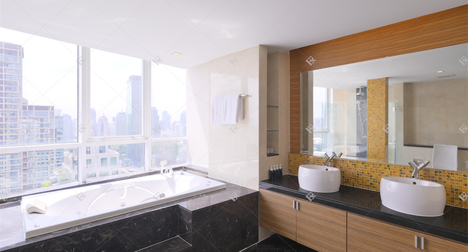 Condo en alquiler de 4 habitaciones en Pathum Wan, Bangkok