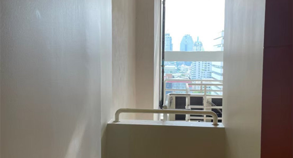 For rent 2 bedrooms condo in Sathon, Bangkok