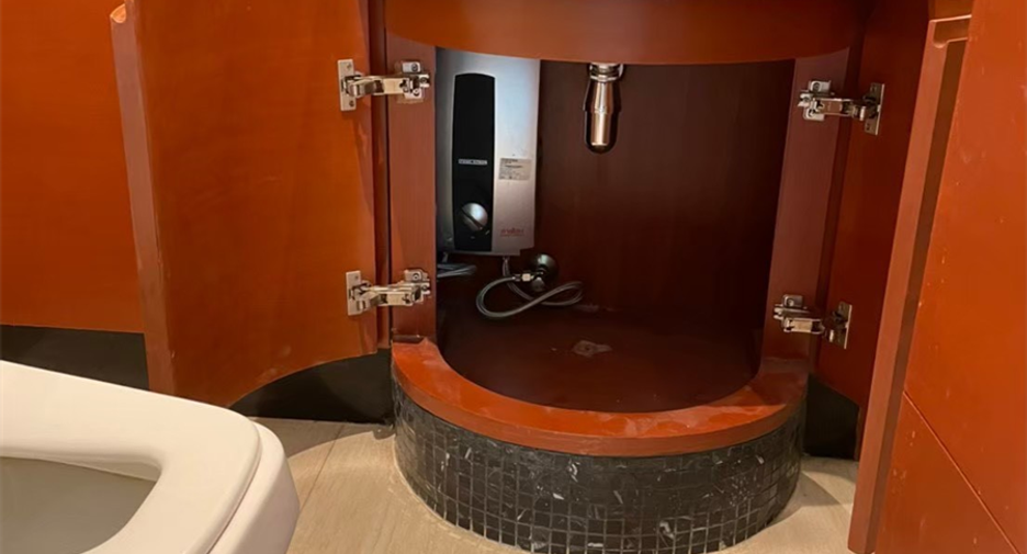 For rent 2 bedrooms condo in Sathon, Bangkok