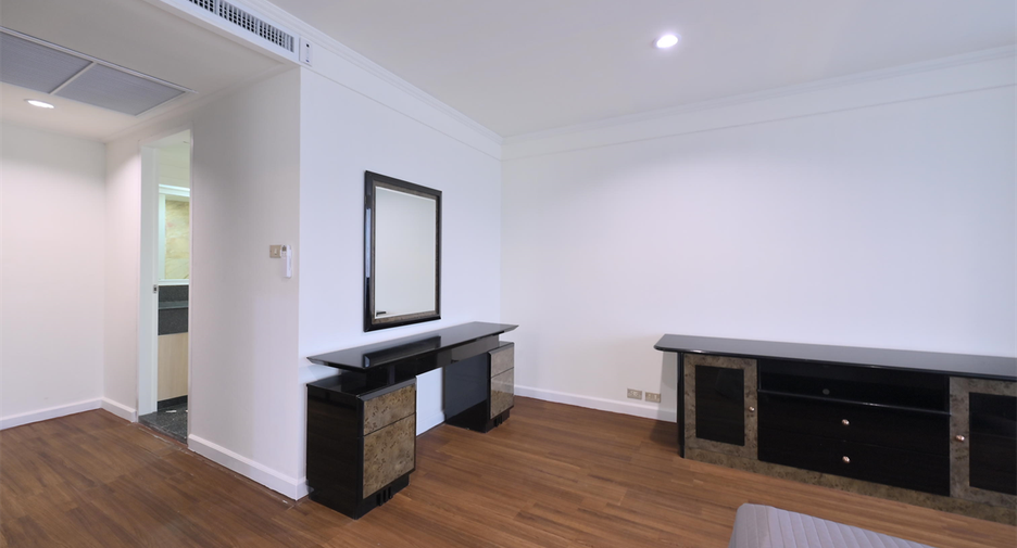 Wohnung zur Miete mit 2 Zimmer in Khlong Toei, Bangkok