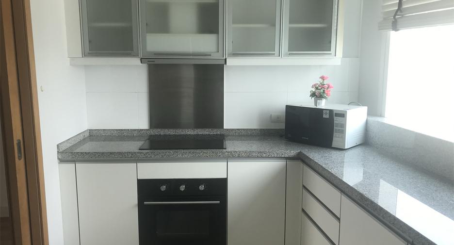 Wohnung zur Miete mit 3 Zimmer in Khlong Toei, Bangkok