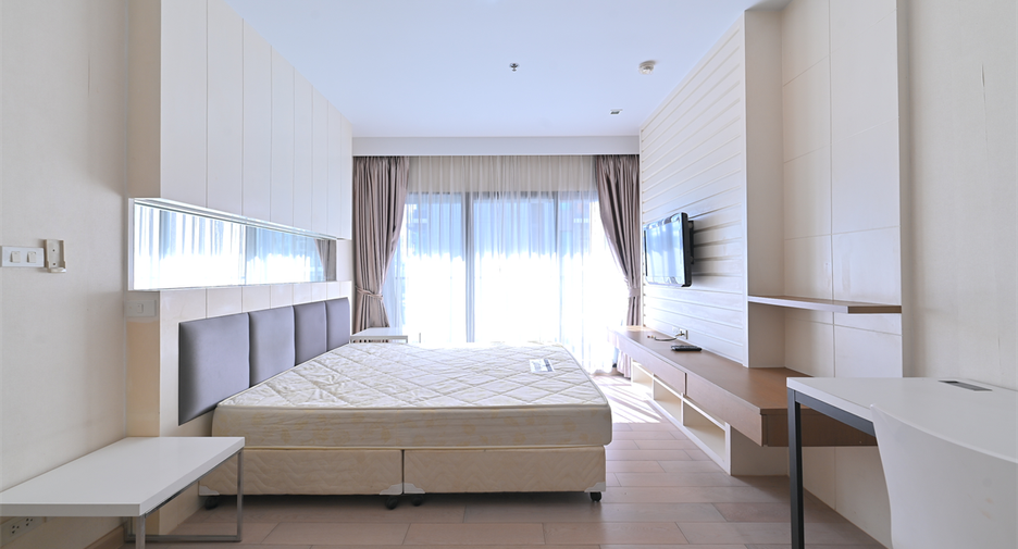 For rent 2 bedrooms condo in Khlong Toei, Bangkok