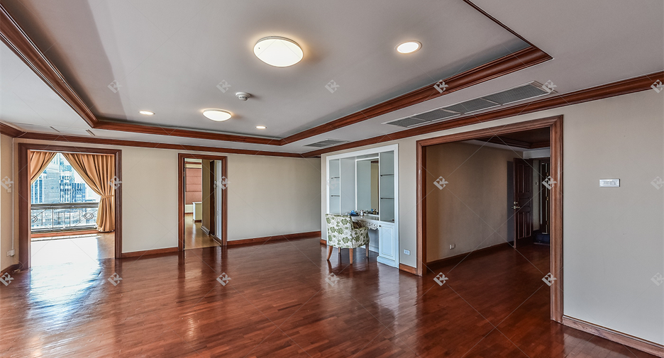 Condo en alquiler de 3 habitaciones en Pathum Wan, Bangkok