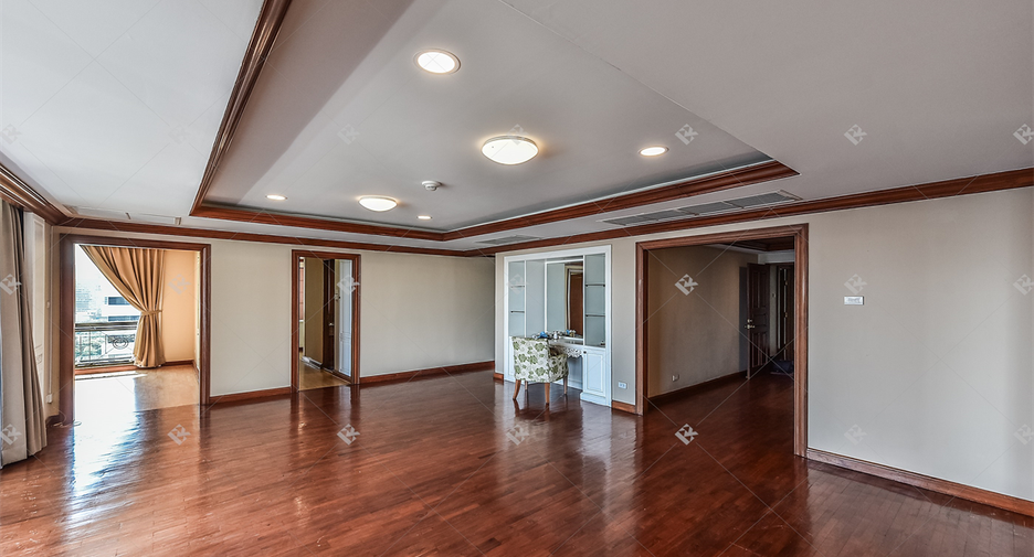 Condo en alquiler de 3 habitaciones en Pathum Wan, Bangkok