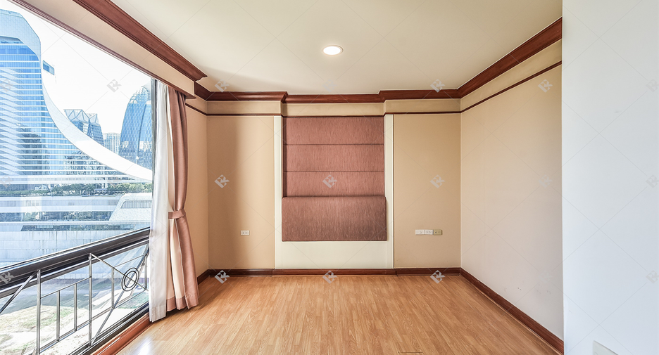 Condo en alquiler de 3 habitaciones en Pathum Wan, Bangkok