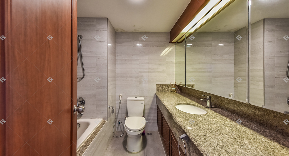 Condo en alquiler de 3 habitaciones en Pathum Wan, Bangkok