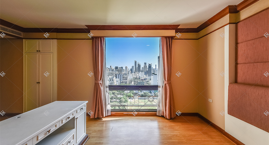 Condo en alquiler de 3 habitaciones en Pathum Wan, Bangkok