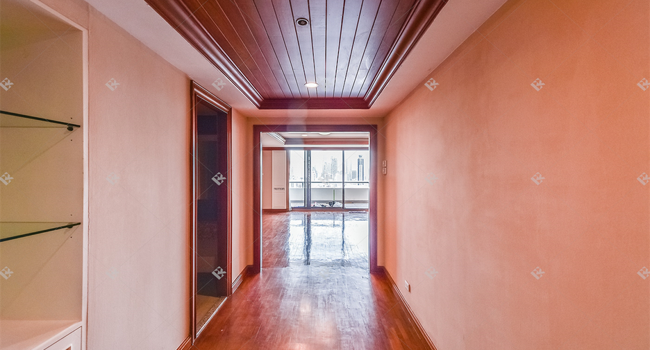Condo en alquiler de 3 habitaciones en Pathum Wan, Bangkok