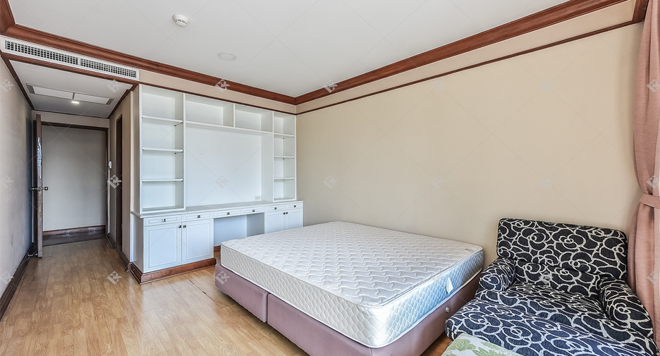 Condo en alquiler de 3 habitaciones en Pathum Wan, Bangkok