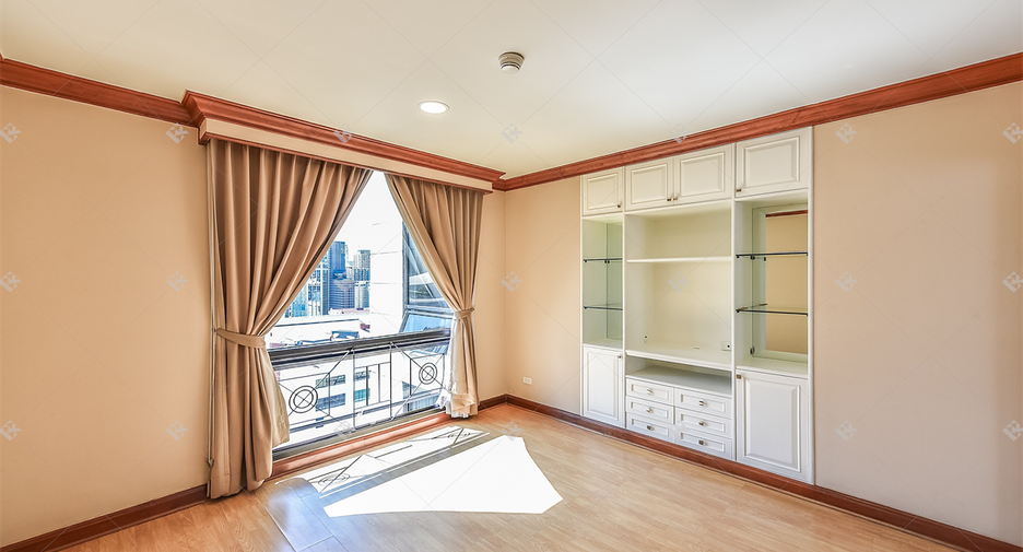 Condo en alquiler de 3 habitaciones en Pathum Wan, Bangkok