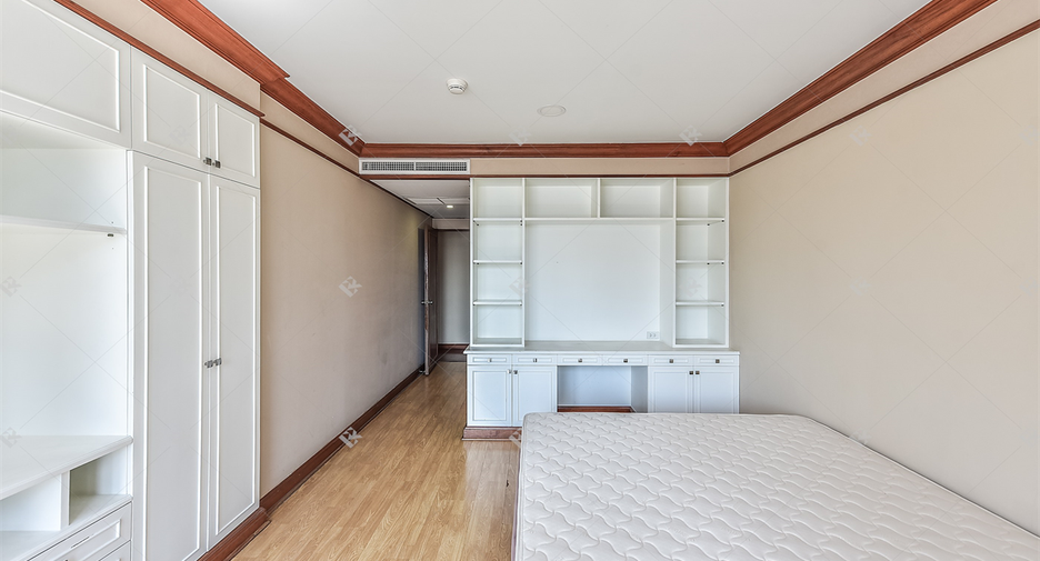 Condo en alquiler de 3 habitaciones en Pathum Wan, Bangkok