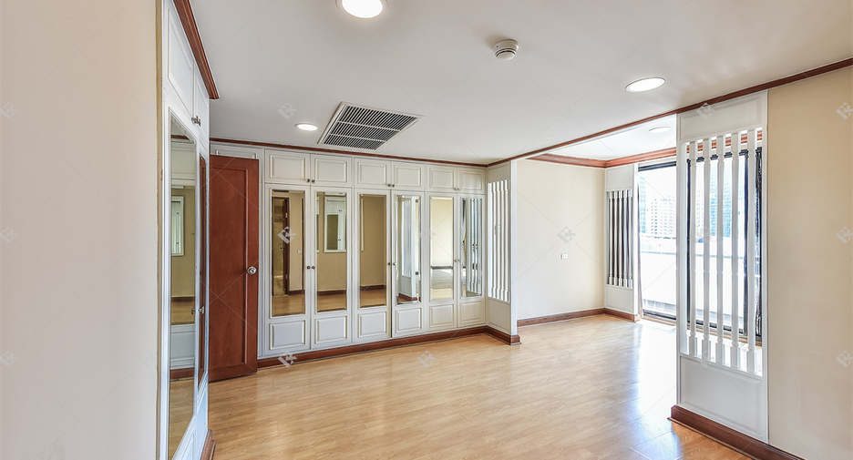 Condo en alquiler de 3 habitaciones en Pathum Wan, Bangkok