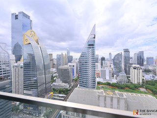 À louer 2 chambres condo à Pathum Wan, Bangkok