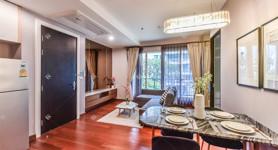 Wohnung zur Miete mit 2 Zimmer in Pathum Wan, Bangkok