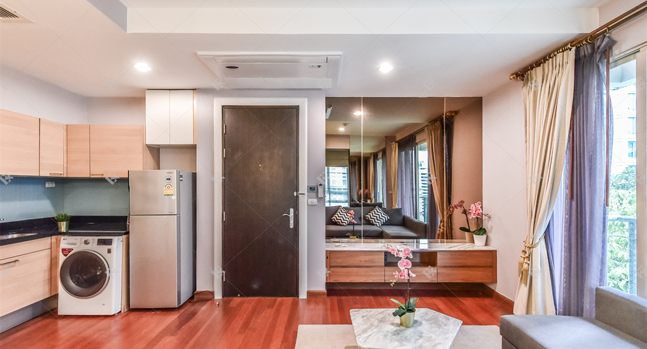 Wohnung zur Miete mit 2 Zimmer in Pathum Wan, Bangkok