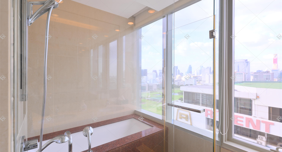 À louer 3 chambres condo à Pathum Wan, Bangkok