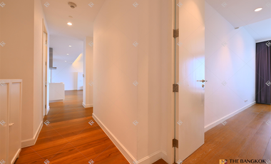 For rent 3 bedrooms condo in Pathum Wan, Bangkok