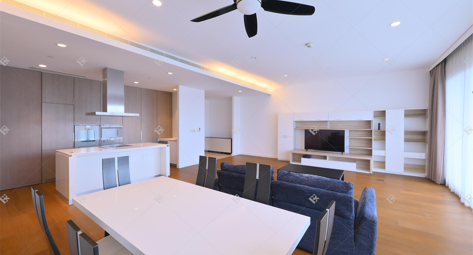 À louer 3 chambres condo à Pathum Wan, Bangkok