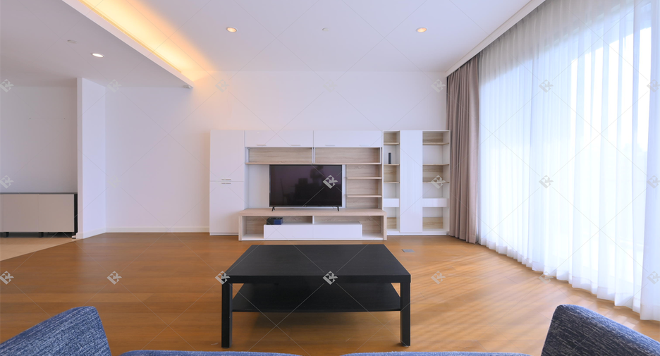 À louer 3 chambres condo à Pathum Wan, Bangkok