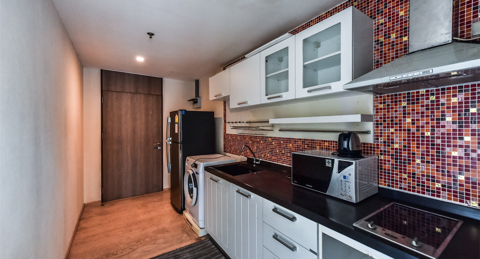 For rent 1 bed condo in Khlong Toei, Bangkok
