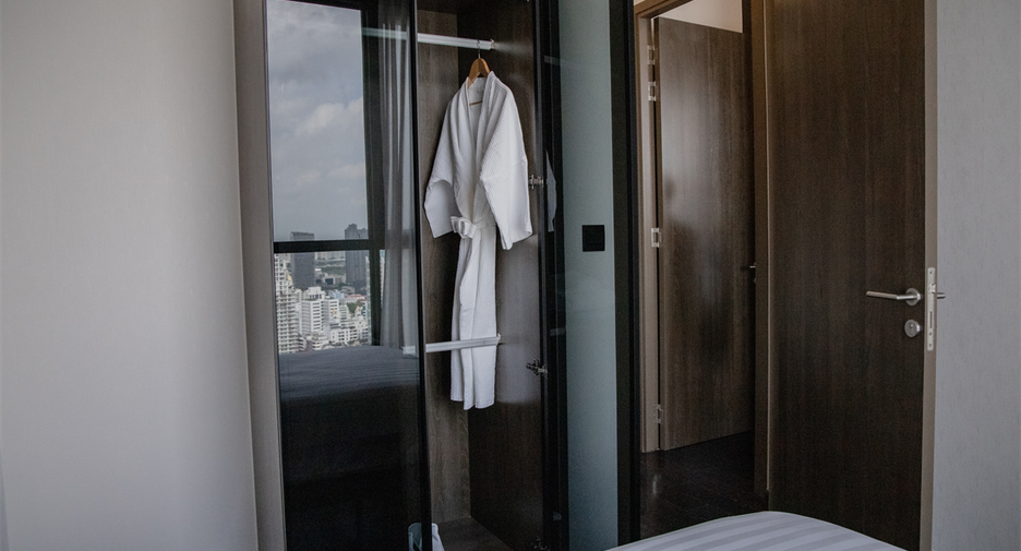 À louer 2 chambres condo à Watthana, Bangkok