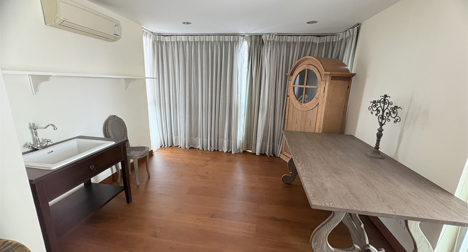 Wohnung zur Miete mit 3 Zimmer in Pathum Wan, Bangkok
