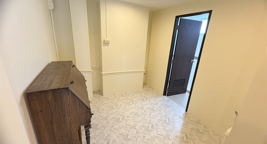 Wohnung zur Miete mit 3 Zimmer in Pathum Wan, Bangkok