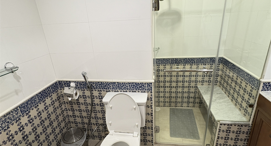 Wohnung zur Miete mit 3 Zimmer in Pathum Wan, Bangkok