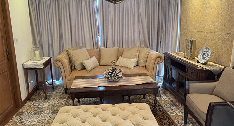 Wohnung zur Miete mit 3 Zimmer in Pathum Wan, Bangkok
