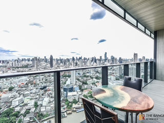 For rent 2 bedrooms condo in Khlong San, Bangkok